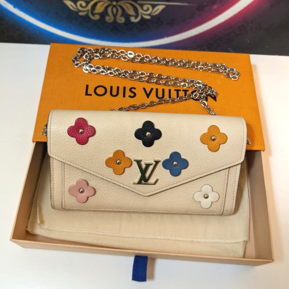 Louis Vuttion Wallet